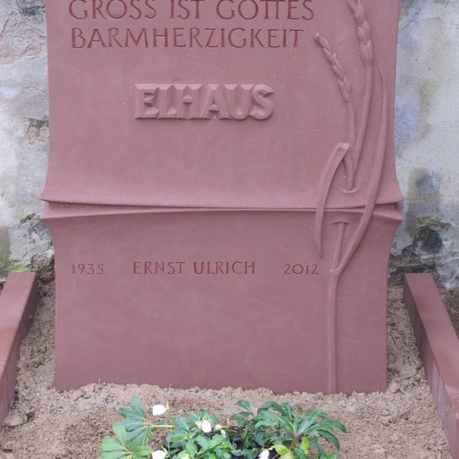 Mainsandstein mit Grashalm-Ornament